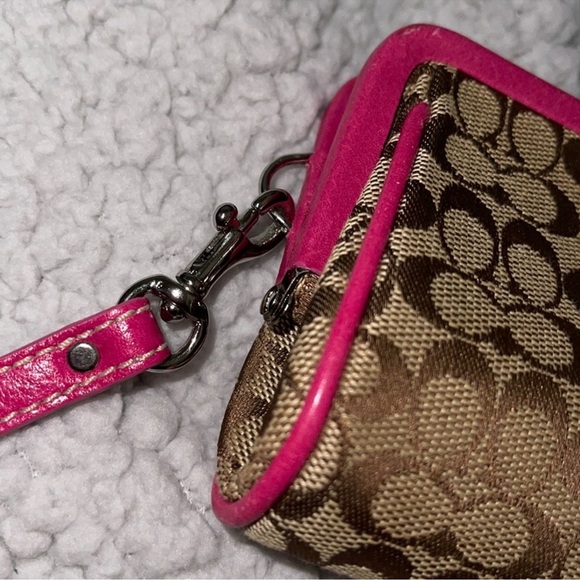 Coach Clutch Wristlet EXTREMELY RARE - Picture 10 of 10
